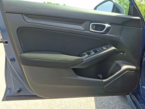 Used 2025 Honda Civic Sport image 12