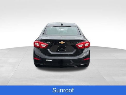 Certified 2018 Chevrolet Cruze LT w/ Sun And Sound Package image 4