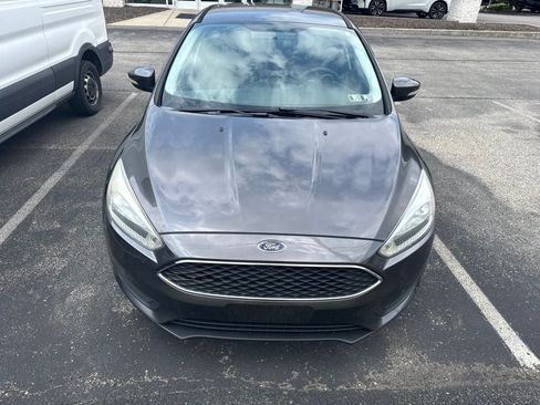 Used 2015 Ford Focus SE FWD image 1