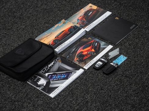 Used 2021 Lamborghini Huracan EVO AWD/4WD image 27