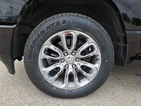 Used 2024 RAM 1500 Laramie image 31