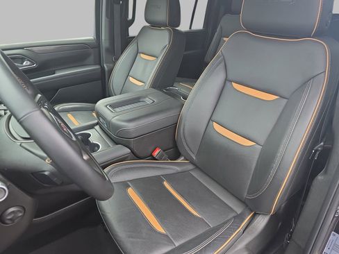 Certified 2024 GMC Yukon XL AT4 w/ AT4 Premium Plus Package AWD/4WD image 17