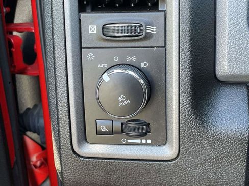 Used 2019 RAM 1500 Express image 18