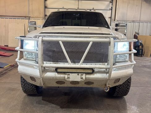 Used 2011 Ford F250 Lariat w/ Lariat Interior Pkg image 2