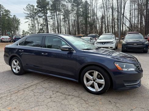 Used 2012 Volkswagen Passat 2.5 SE FWD image 4