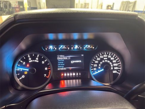 Used 2017 Ford F150 XLT w/ Equipment Group 302A Luxury image 29