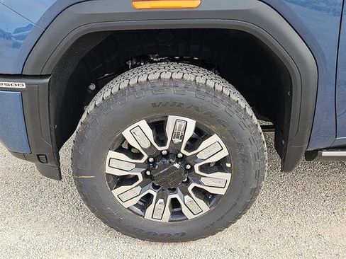 New 2025 GMC Sierra 2500 Denali w/ Denali Reserve Package image 14