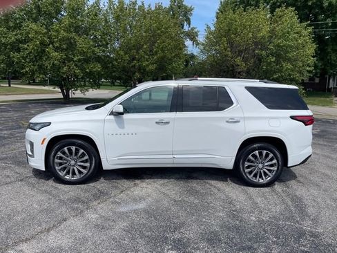 Used 2022 Chevrolet Traverse Premier AWD/4WD image 8