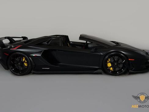 Used 2021 Lamborghini Aventador SVJ image 5