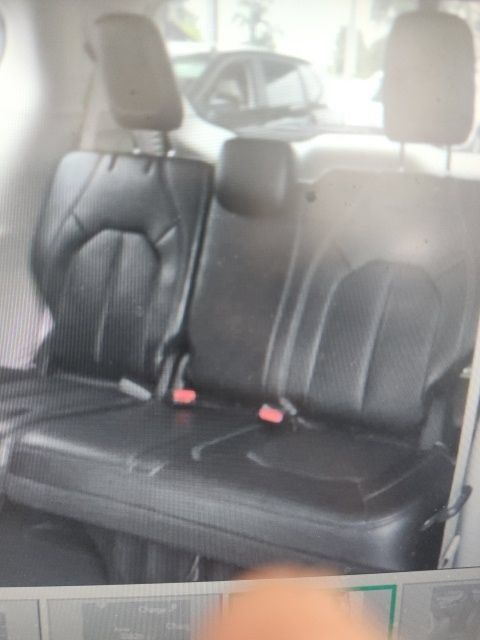 Used 2024 Chrysler Pacifica Limited FWD image 6