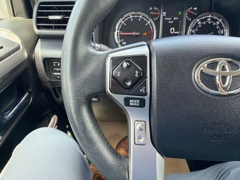 Used 2022 Toyota 4Runner Limited AWD/4WD image 28