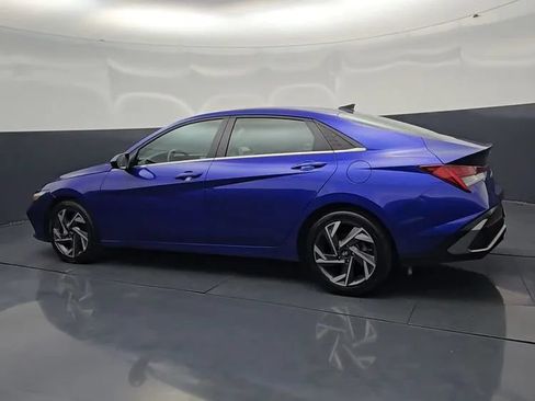 Used 2025 Hyundai Elantra SEL FWD image 6