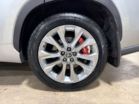 Used 2021 Toyota Highlander Limited AWD/4WD image 10