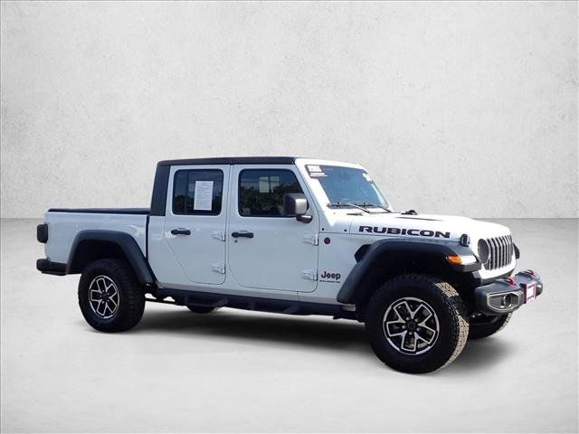 Used 2024 Jeep Gladiator Rubicon w/ Technology Group AWD/4WD image 6