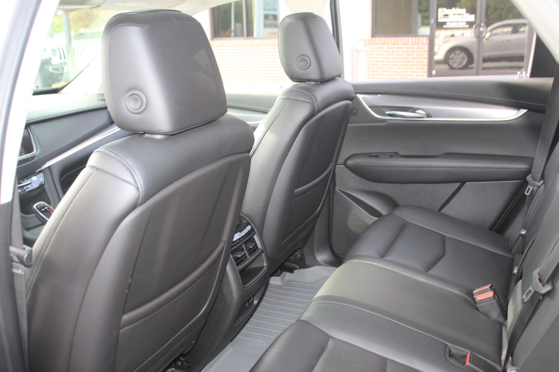 Used 2019 Cadillac XT5 Premium Luxury FWD image 28