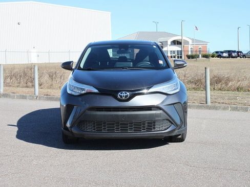 Used 2021 Toyota C-HR LE image 3