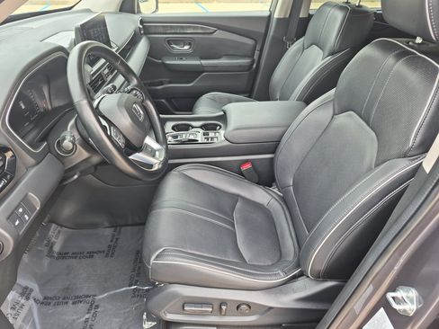 Used 2024 Honda Pilot Elite image 11