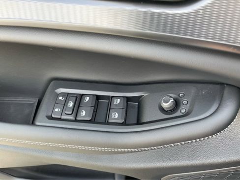 New 2025 Jeep Grand Cherokee Laredo w/ Luxury Tech Group I image 19