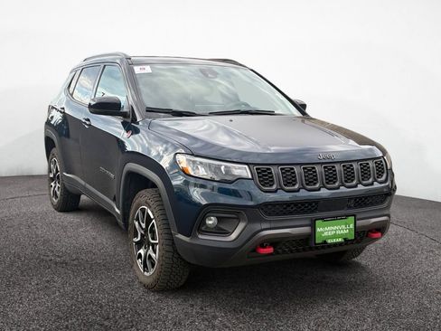 Used 2024 Jeep Compass Trailhawk w/ Sun and Sound Group image 7