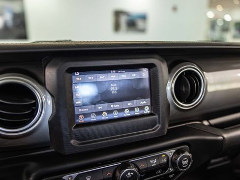 Used 2021 Jeep Wrangler Unlimited Sahara w/ Safety Group AWD/4WD image 23