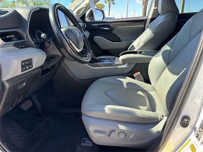 Used 2022 Toyota Highlander Limited
