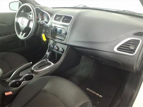 Used 2012 Dodge Avenger SE image 18