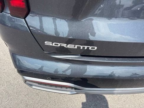 Used 2023 Kia Sorento S FWD image 15