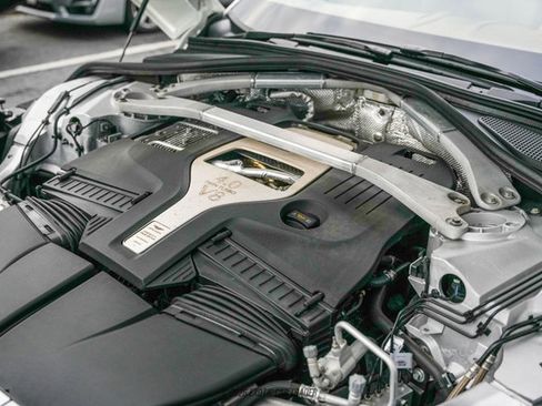 Used 2021 Aston Martin DBX image 18