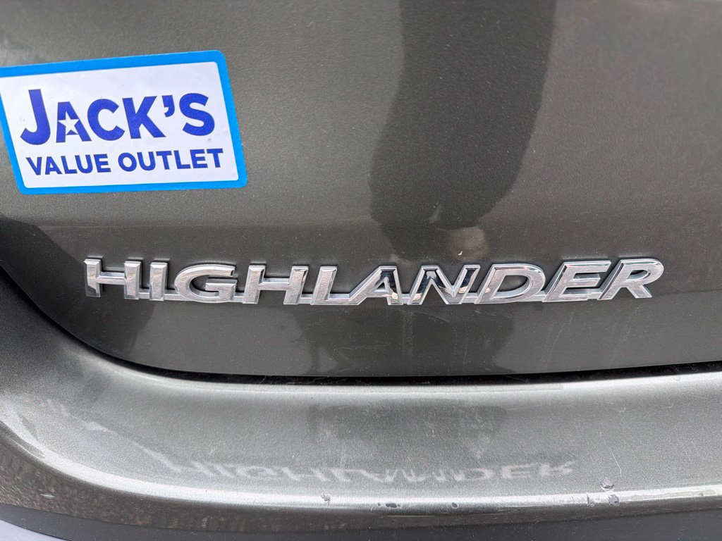 Used 2016 Toyota Highlander Plus AWD/4WD image 6