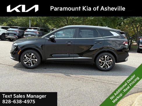 New 2025 Kia Sportage EX image 3