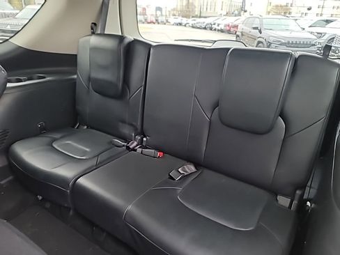 Used 2024 Nissan Armada SL image 12