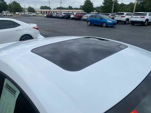 Used 2017 Lexus RC 200t F Sport RWD image 4