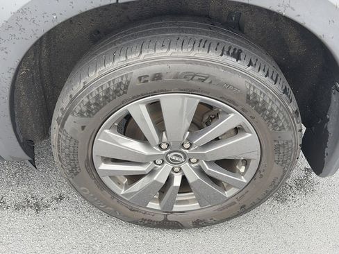 Certified 2024 Nissan Pathfinder SV FWD image 28