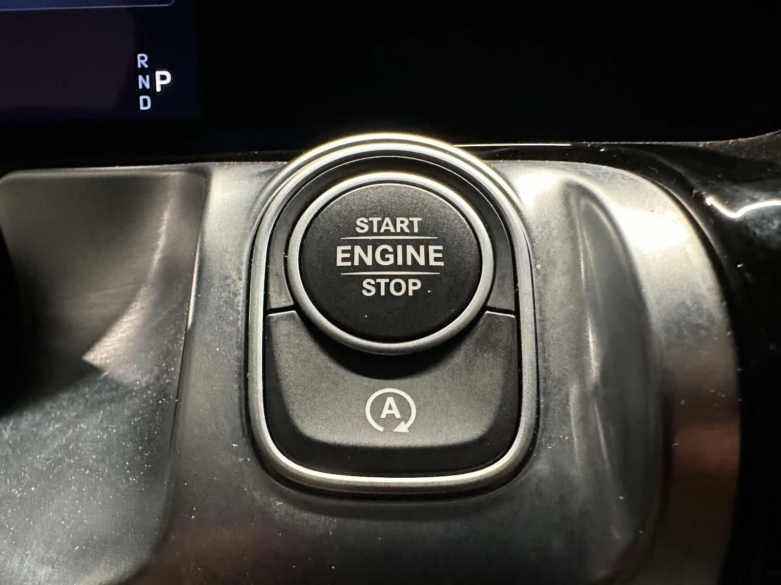 Used 2025 Mercedes-Benz GLB 250 4MATIC image 31