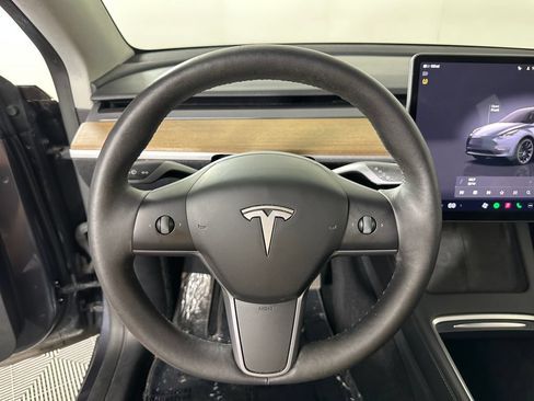 Used 2023 Tesla Model Y Long Range AWD/4WD image 24