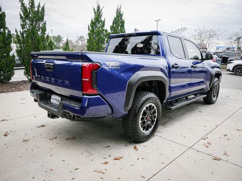 Used 2025 Toyota Tacoma TRD Off-Road image 10