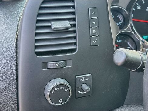 Used 2009 Chevrolet Silverado 1500 LT AWD/4WD image 11