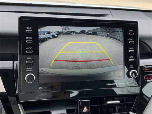 Used 2022 Toyota Camry XLE image 17