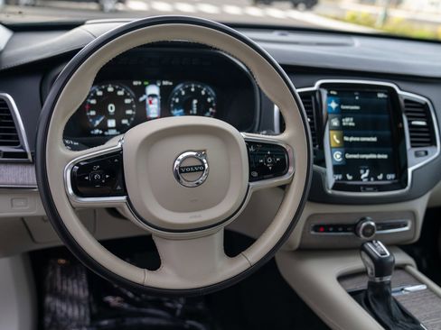 Used 2021 Volvo XC90 T6 Inscription w/ Advanced Package image 12