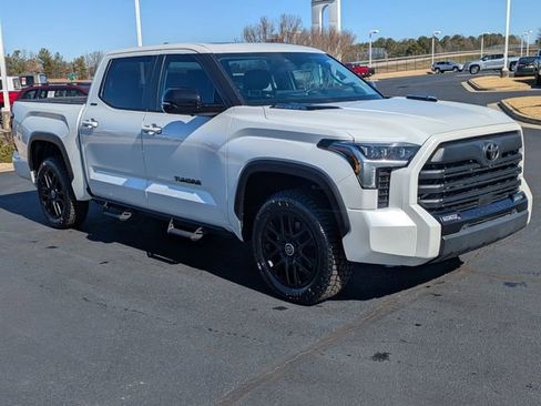 Used 2024 Toyota Tundra Limited image 2