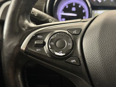 Used 2019 Buick Envision Essence FWD image 17