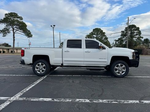 Used 2019 Chevrolet Silverado 2500 LTZ w/ Duramax Plus Package image 5