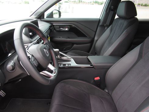 Certified 2025 Acura ADX A-Spec AWD/4WD image 16