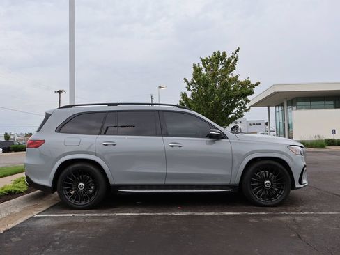 Used 2024 Mercedes-Benz GLS 580 4MATIC image 13