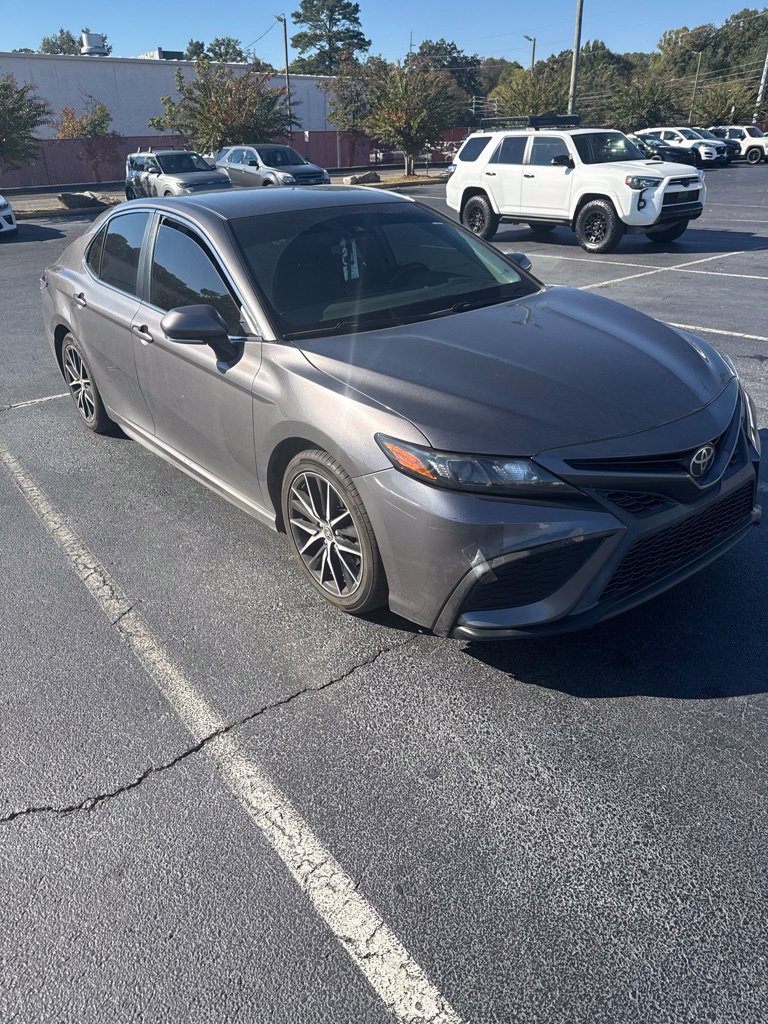 Used 2021 Toyota Camry SE w/ Convenience Package FWD image 1