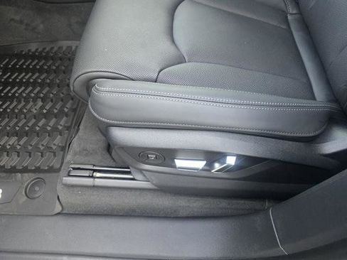 Used 2025 Audi Q8 Prestige w/ Prestige Package image 29