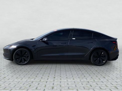 Used 2024 Tesla Model 3 Standard Range image 2