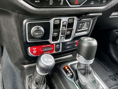 Used 2024 Jeep Wrangler Unlimited Sport AWD/4WD image 24