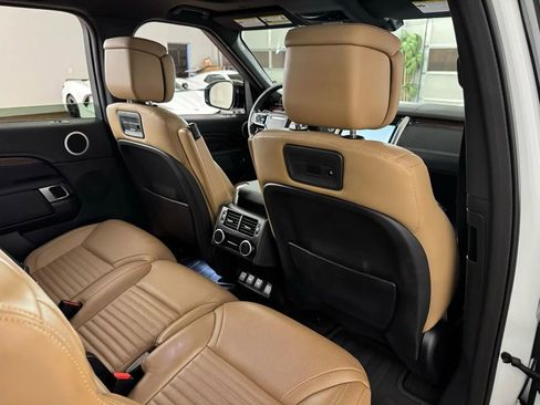 Used 2024 Land Rover Discovery Dynamic SE AWD/4WD image 42