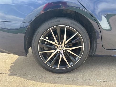Used 2021 Toyota Camry SE FWD image 12